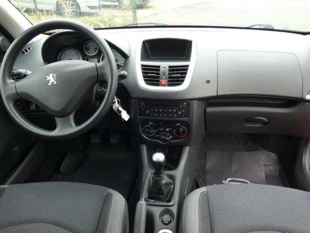 Peugeot 206+ image 7