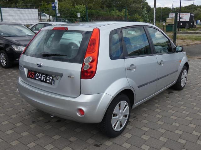 Ford Fiesta image 2