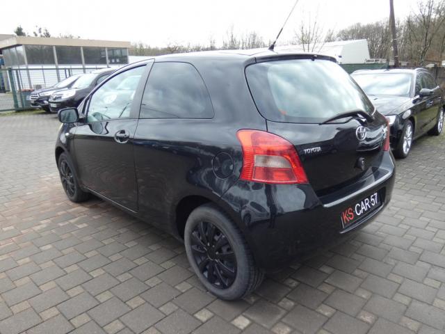 Toyota Yaris image 2