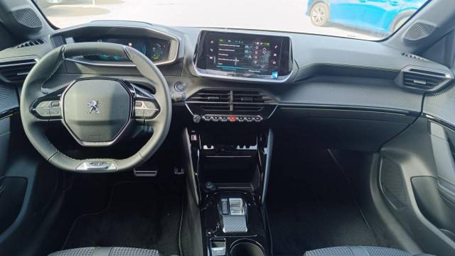Peugeot 208 image 8