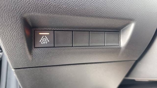 Peugeot 208 image 9