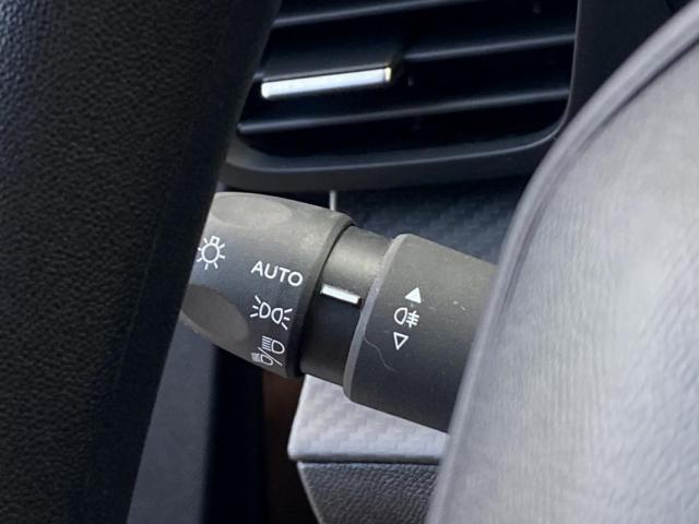 Peugeot 208 image 3