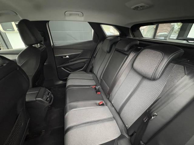 Peugeot 3008 image 8