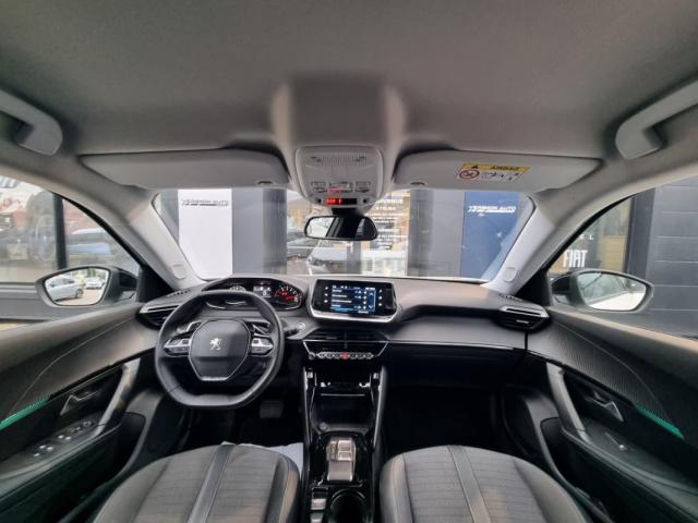 Peugeot 2008 image 1