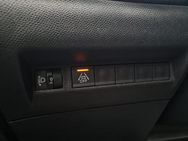 Peugeot 2008 image 7