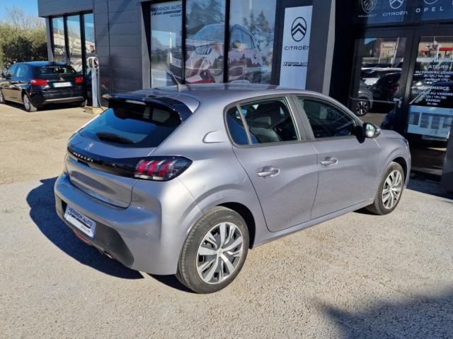 Peugeot 208 image 8