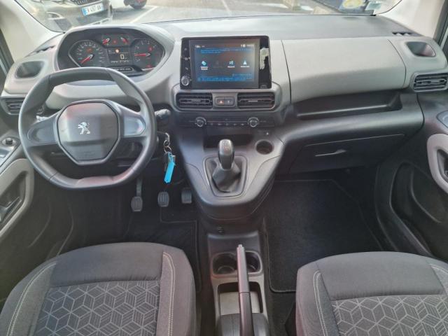 Peugeot Rifter image 9