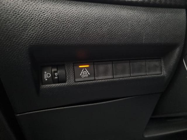 Peugeot 2008 image 8