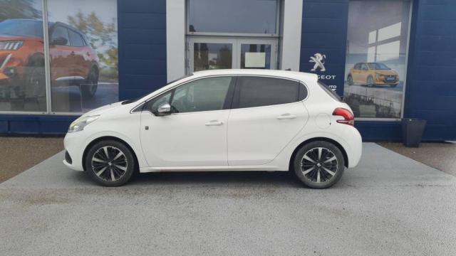 Peugeot 208 image 9