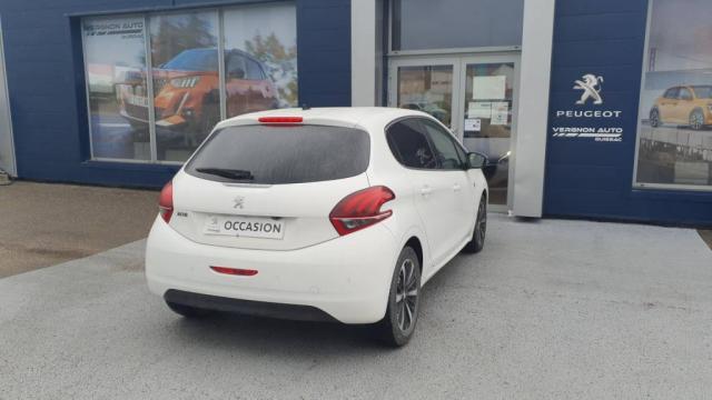 Peugeot 208 image 7
