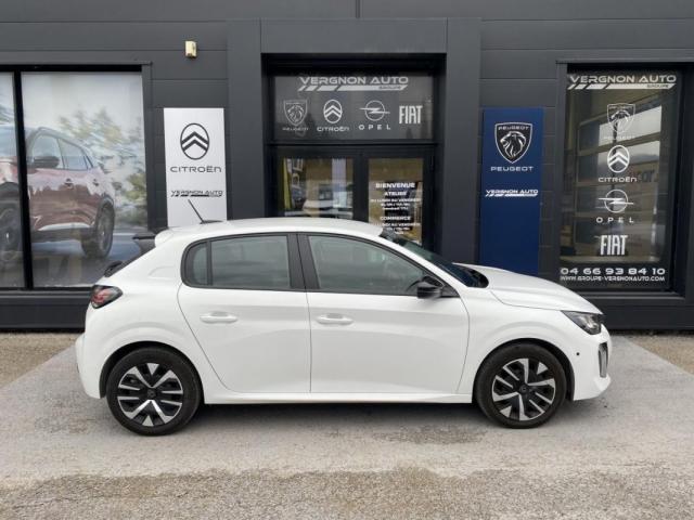 Peugeot 208 image 8