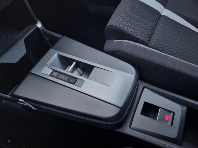 Opel Frontera image 9