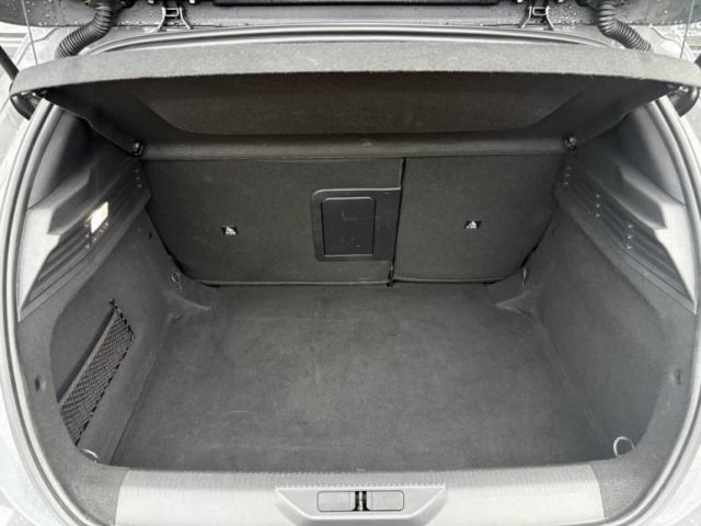 Peugeot 308 image 2