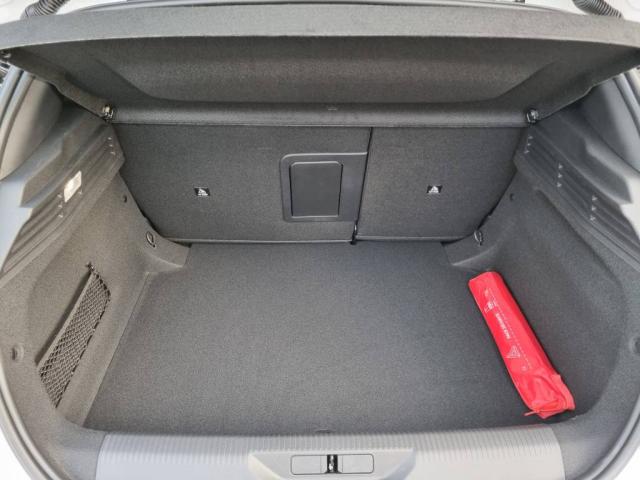 Peugeot 308 image 2
