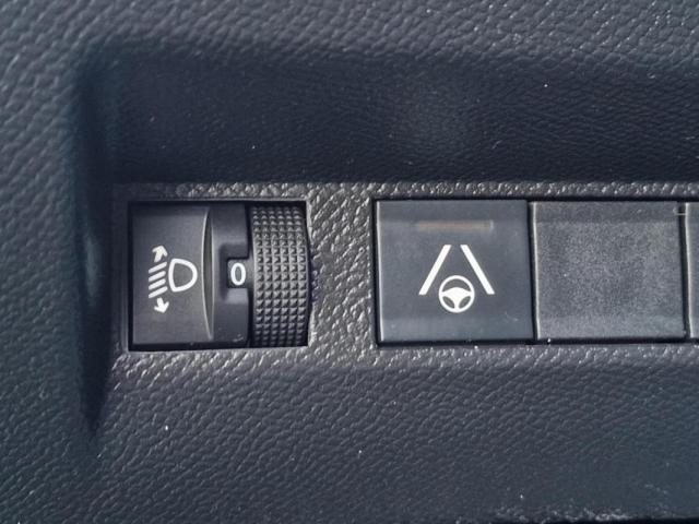 Peugeot 208 image 8