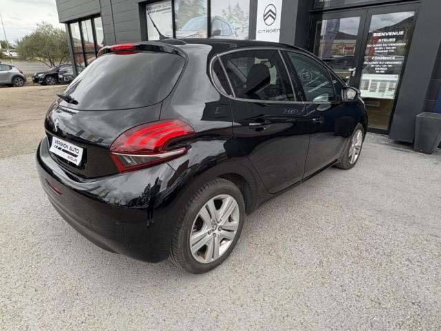 Peugeot 208 image 5