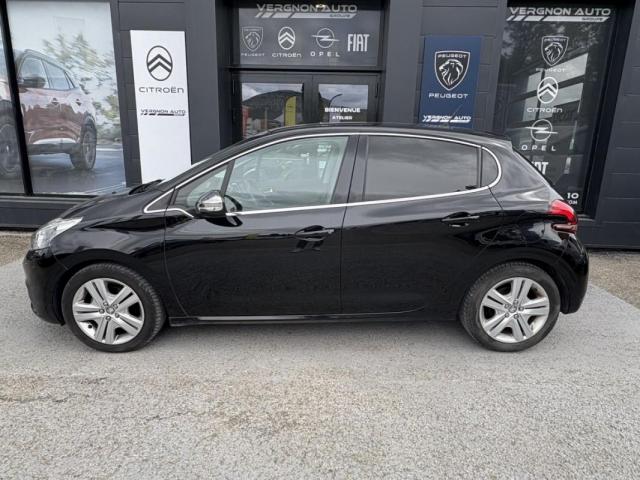 Peugeot 208 image 2
