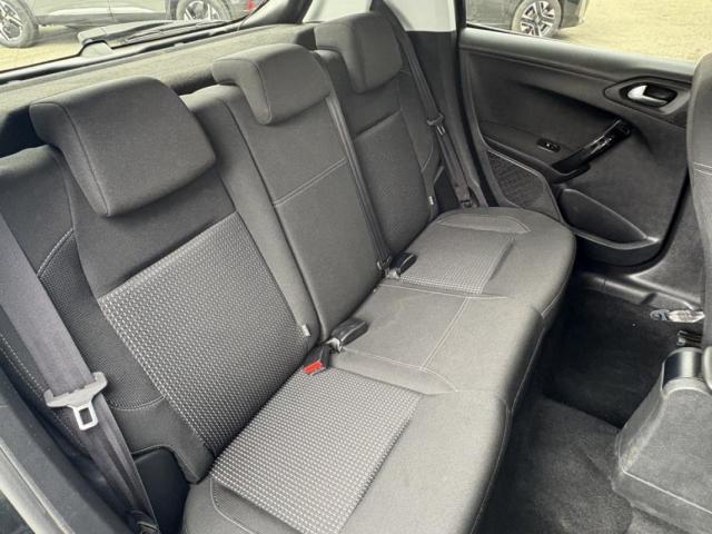 Peugeot 208 image 8