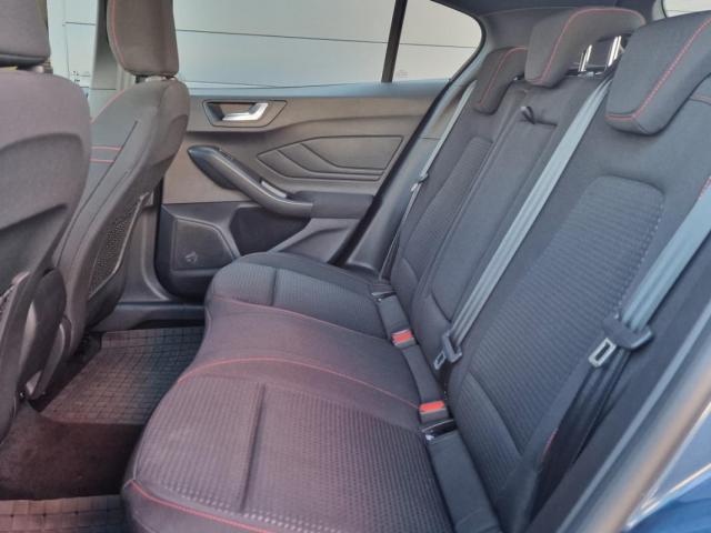 Ford Focus image 2