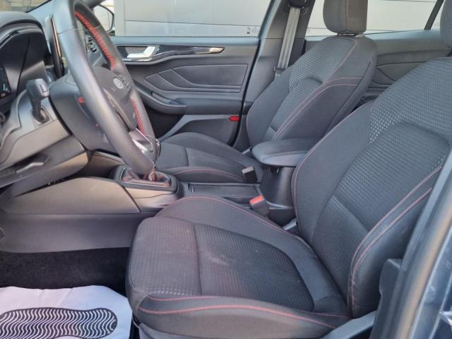 Ford Focus image 8