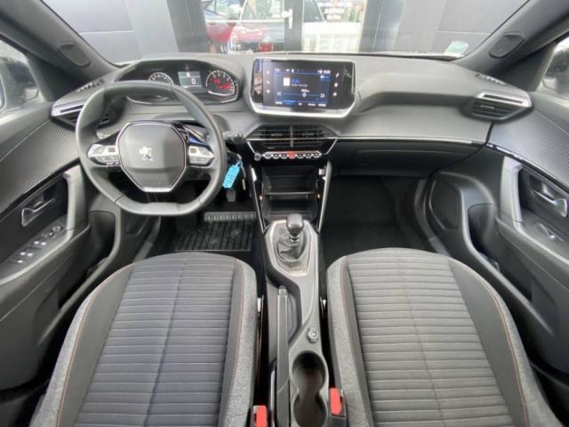 Peugeot 2008 image 8