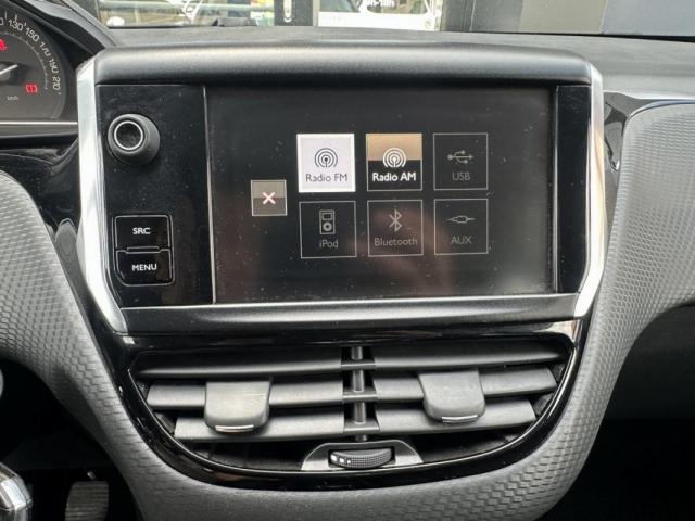 Peugeot 2008 image 2