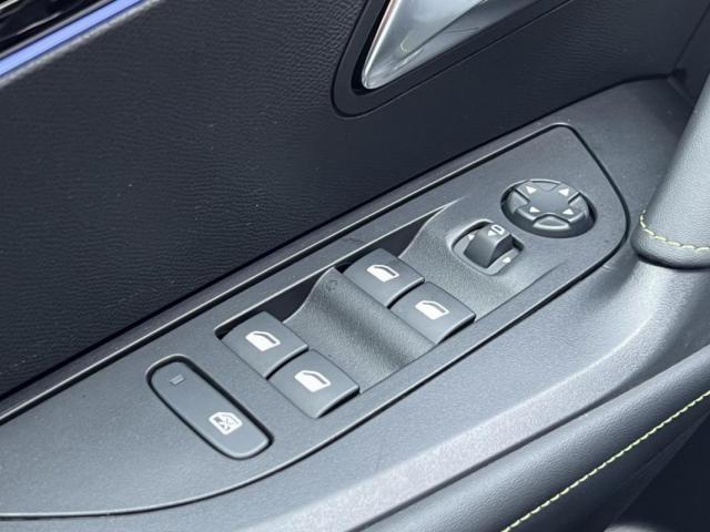 Peugeot 2008 image 3