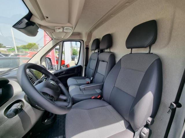 Peugeot Boxer image 2