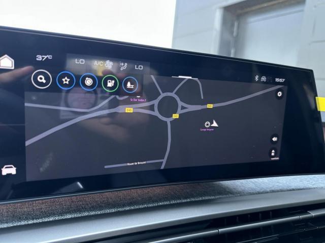 Peugeot 3008 image 2