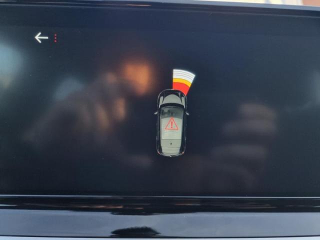 Peugeot 208 image 8