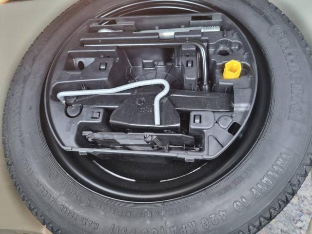 Peugeot 208 image 8