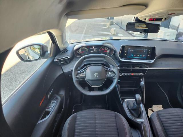Peugeot 208 image 8
