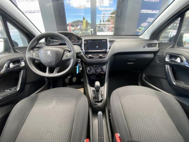 Peugeot 208 image 1