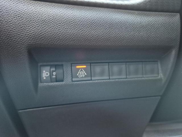 Peugeot 2008 image 6
