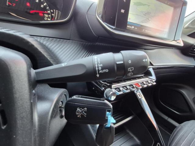 Peugeot 2008 image 1