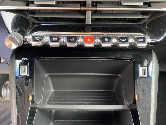 Peugeot 2008 image 4