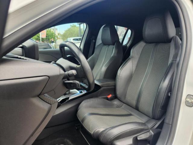 Peugeot 208 image 9