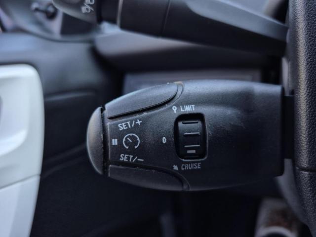 Peugeot 208 image 3