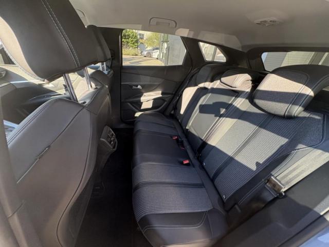 Peugeot 3008 image 2