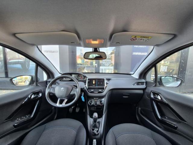 Peugeot 208 image 6