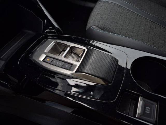 Peugeot 2008 image 1