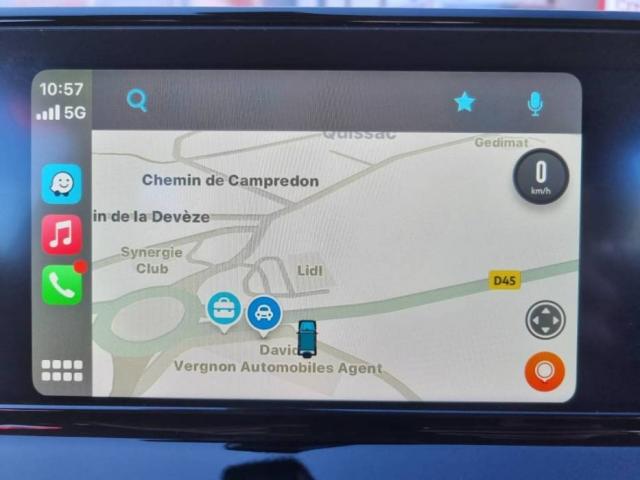 Peugeot 2008 image 8