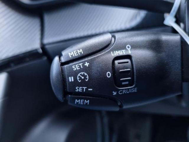 Peugeot 2008 image 1