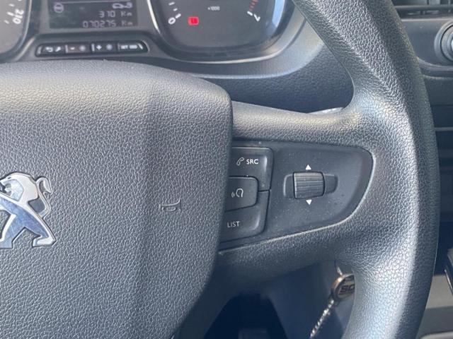 Peugeot Expert image 2