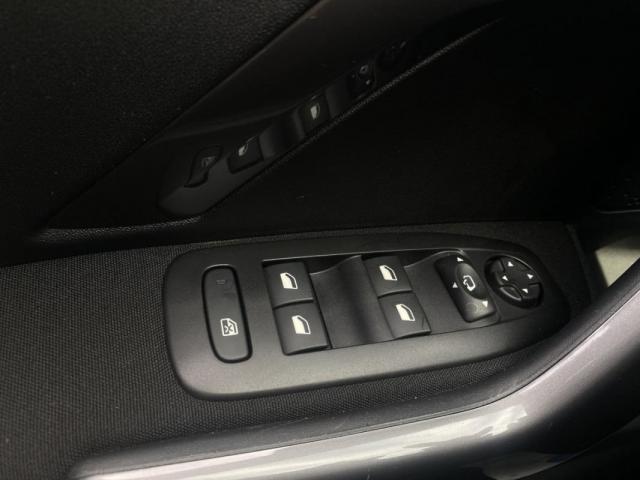 Peugeot 2008 image 5