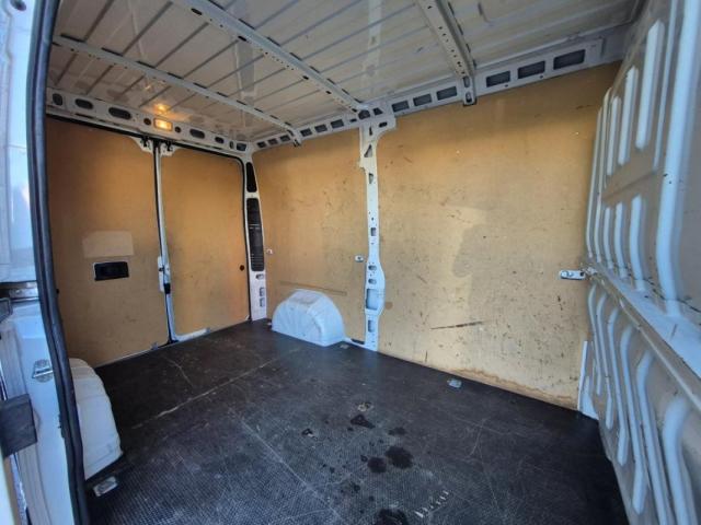 Peugeot Boxer image 2