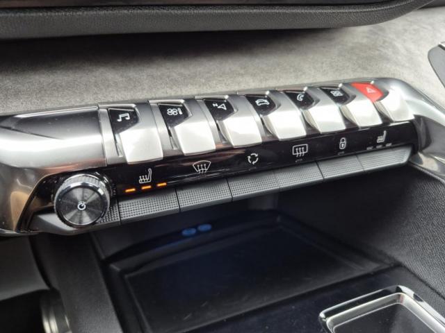 Peugeot 3008 image 2