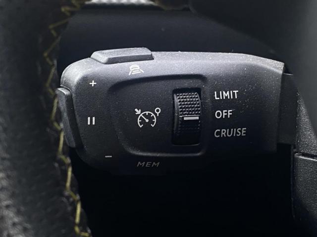 Peugeot E-208 image 9