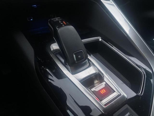 Peugeot 3008 image 2