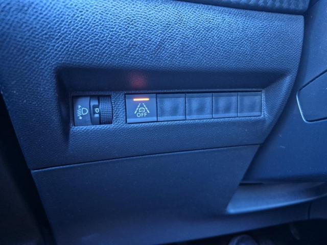 Peugeot 2008 image 2